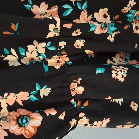 Floral Romper - Picture 4 of 5